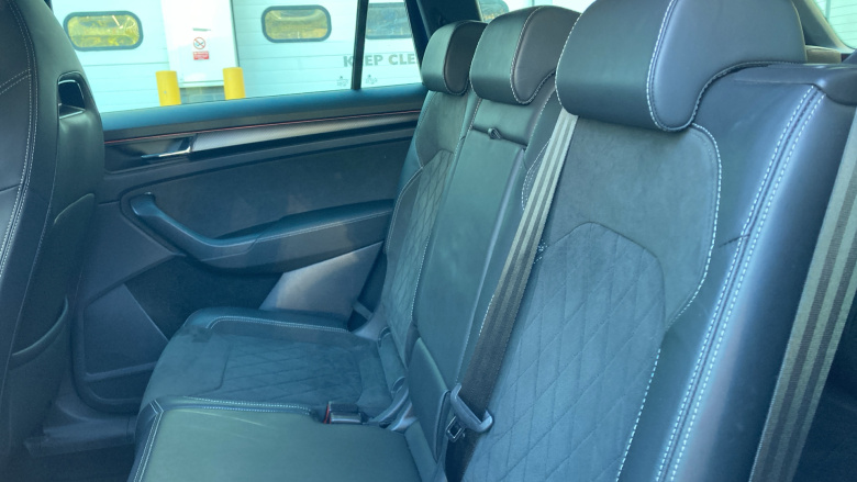 Skoda Kodiaq 2.0 TDI 200 Sport Line 4x4 5dr DSG [7 Seat] Diesel Estate